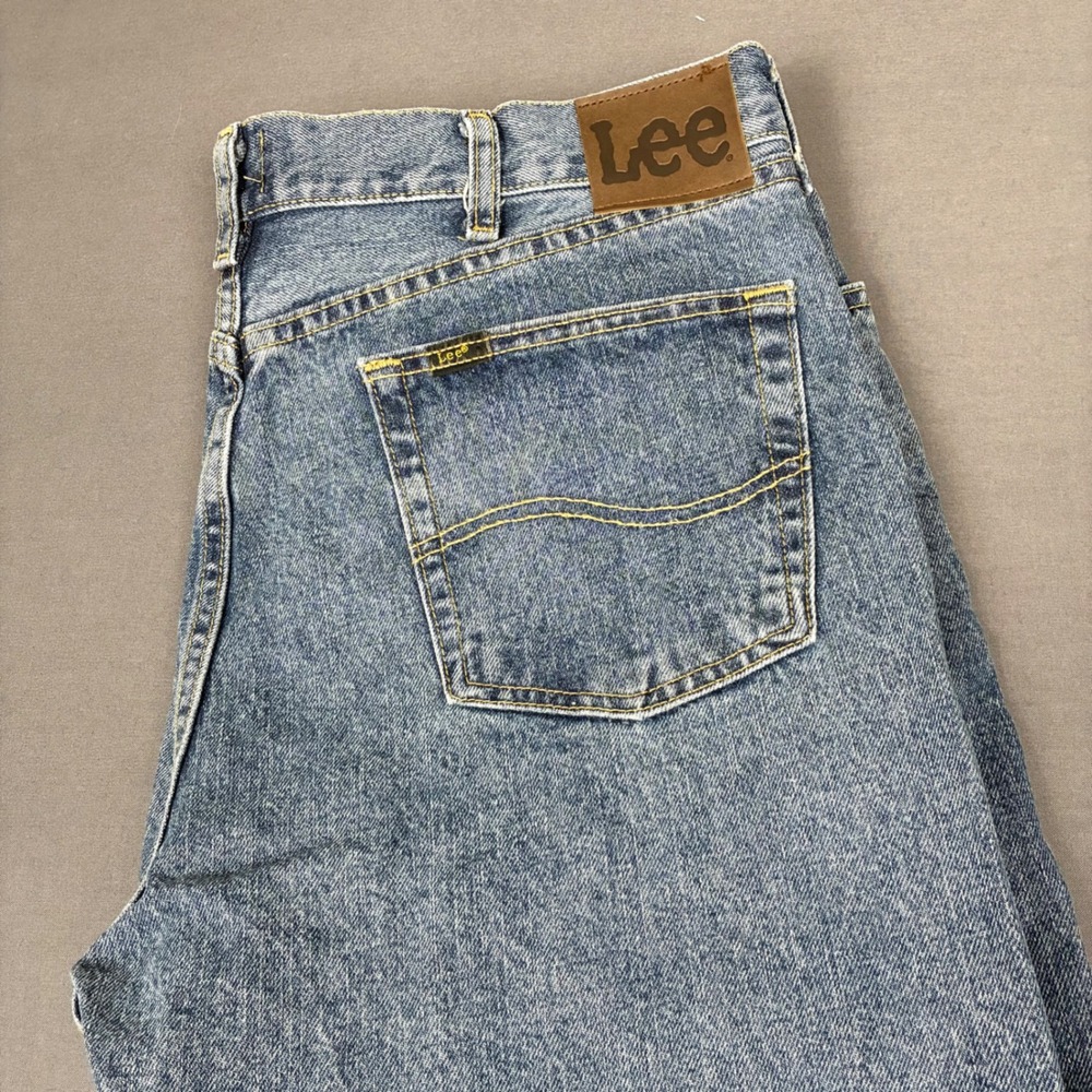 Lee Relaxed Fit Straight Leg Medium Wash Denim Jeans Men's Size 38x29